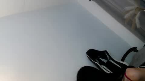 MIKAY OR MIKAH online show from 22, 4, 2026