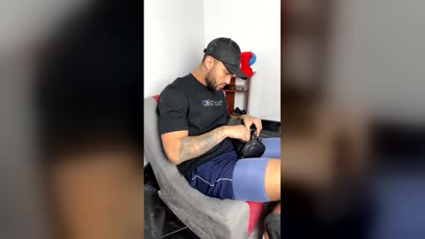 Snapshot of claybrown_ chatting on 24, 2, 2026 Clay online show from 24, 2, 2026