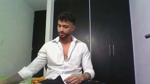 Snapshot of claybrown_ chatting on 22, 5, 2026 Clay online show from 22, 5, 2026