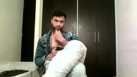Snapshot of claybrown_ chatting on 28, 5, 2026 Clay online show from 28, 5, 2026