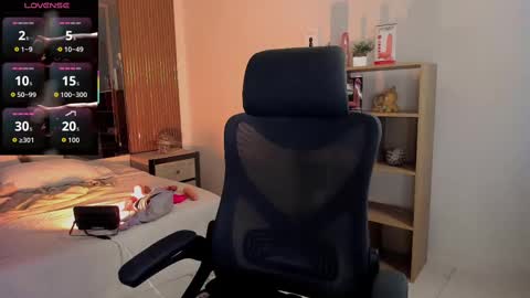 Cleo Adams online show from 9, 10, 2025