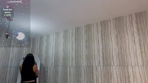 Snapshot of clementine_t chatting on 16, 9, 2025 Clementine online show from 16, 9, 2025