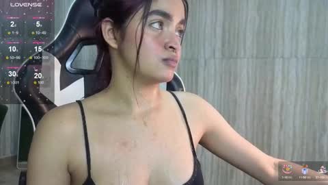 Snapshot of clementine_t chatting on 19, 9, 2025 Clementine online show from 19, 9, 2025