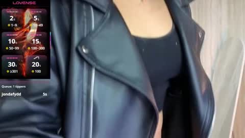 Snapshot of clementine_t chatting on 17, 10, 2025 Clementine online show from 17, 10, 2025