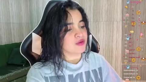 Snapshot of clementine_t chatting on 25, 10, 2025 Clementine online show from 25, 10, 2025