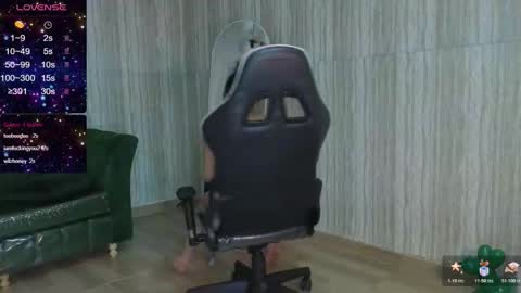 Snapshot of clementine_t chatting on 15, 11, 2025 Clementine online show from 15, 11, 2025