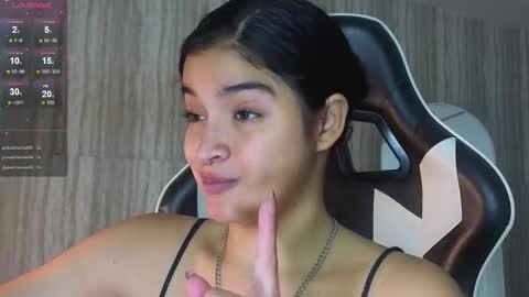 Snapshot of clementine_t chatting on 22, 11, 2025 Clementine online show from 22, 11, 2025