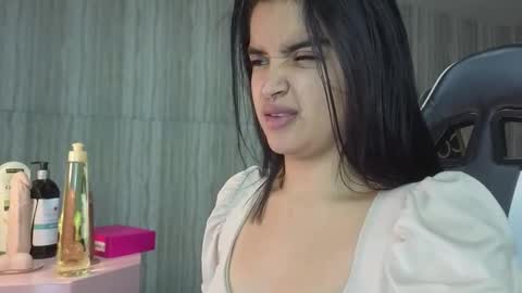 Snapshot of clementine_t chatting on 29, 11, 2025 Clementine online show from 29, 11, 2025