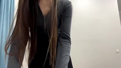 Snapshot of clementinecampion chatting on 2, 5, 2026 Viki online show from 2, 5, 2026