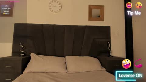 cleowhite_ online show from 10, 9, 2025