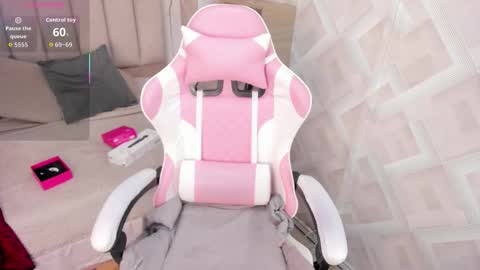 clhoe_johnson_ online show from 6, 1, 2026