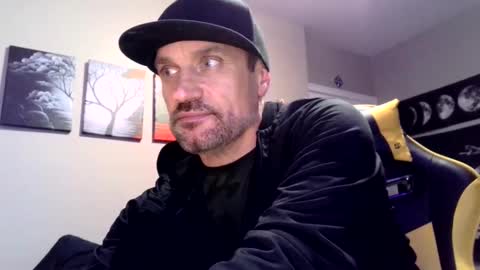 Snapshot of clintwood12 chatting on 1, 1, 2025 chad online show from 1, 1, 2025