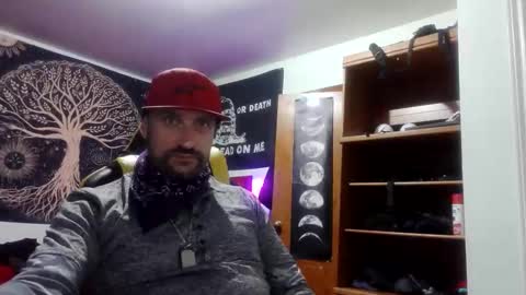 Snapshot of clintwood12 chatting on 28, 11, 2025 chad online show from 28, 11, 2025