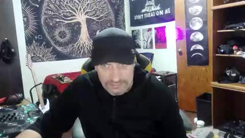 Snapshot of clintwood12 chatting on 16, 12, 2025 chad online show from 16, 12, 2025