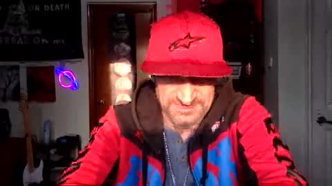 Snapshot of clintwood12 chatting on 16, 12, 2025 chad online show from 16, 12, 2025