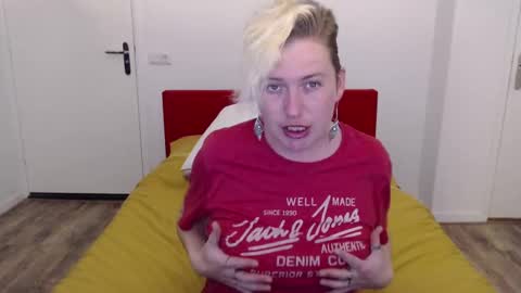 Snapshot of clittytastic chatting on 23, 2, 2025 Syl online show from 23, 2, 2025