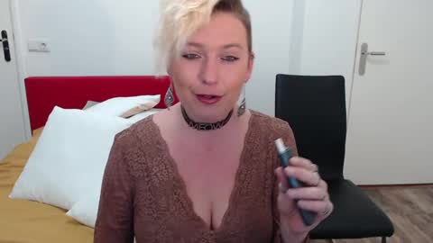 Snapshot of clittytastic chatting on 27, 2, 2025 Syl online show from 27, 2, 2025