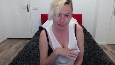 Snapshot of clittytastic chatting on 9, 3, 2025 Syl online show from 9, 3, 2025