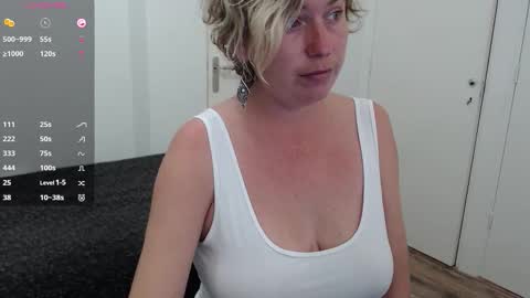 Snapshot of clittytastic chatting on 16, 10, 2025 Syl online show from 16, 10, 2025