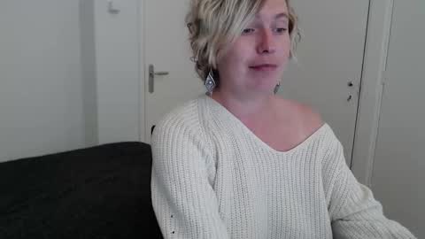 Snapshot of clittytastic chatting on 20, 10, 2025 Syl online show from 20, 10, 2025