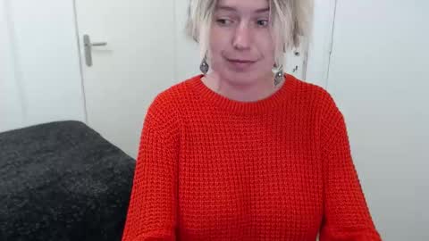 Snapshot of clittytastic chatting on 26, 10, 2025 Syl online show from 26, 10, 2025