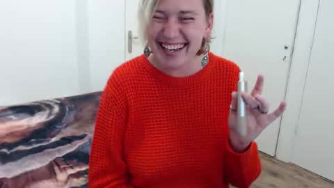 Snapshot of clittytastic chatting on 18, 11, 2025 Syl online show from 18, 11, 2025