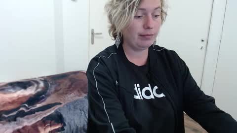 Snapshot of clittytastic chatting on 19, 11, 2025 Syl online show from 19, 11, 2025