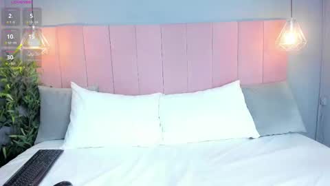 C L O E  online show from 17, 9, 2025