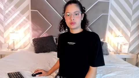 Snapshot of cloeerogers chatting on 23, 10, 2025 Cloe  online show from 23, 10, 2025