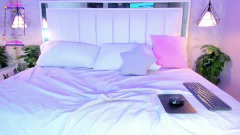 Cloe Harp  online show from 16, 1, 2025