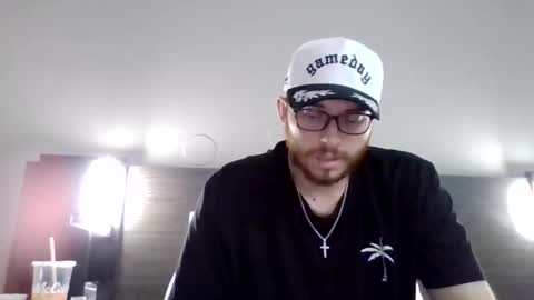 Snapshot of cloudyydayzz chatting on 26, 4, 2026 tallhungandcloudy online show from 26, 4, 2026