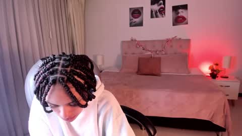 Snapshot of clown_face chatting on 23, 1, 2025 emely dolce online show from 23, 1, 2025