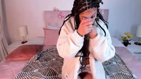 Snapshot of clown_face chatting on 25, 1, 2025 emely dolce online show from 25, 1, 2025