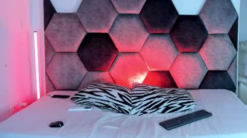 Cloy areo make me come with pleasure online show from 2, 7, 2026
