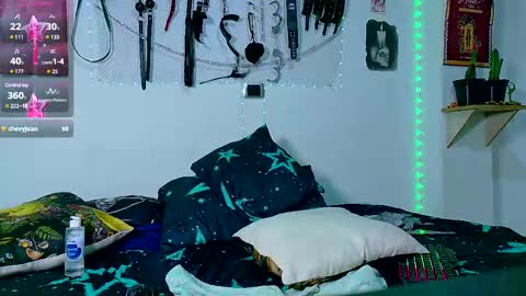 Clyde and Bunny online show from 5, 3, 2025