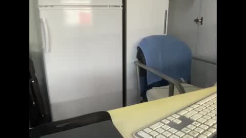 Snapshot of coach_karl chatting on 26, 10, 2025 Coach Karl Porn Star Tip me all the way to my next trip online show from 26, 10, 2025