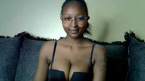 Snapshot of cocobaby_ chatting on 6, 7, 2026 Coco online show from 6, 7, 2026
