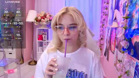 Mia online show from 9, 9, 2025