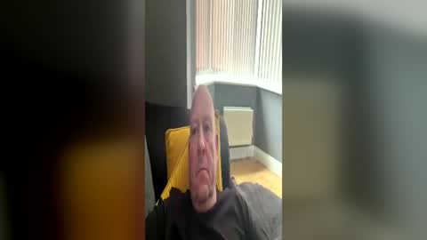 Snapshot of col4nows chatting on 12, 6, 2026 col4nows online show from 12, 6, 2026
