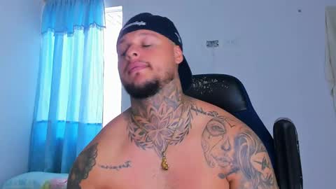 colin_fox1 online show from 13, 4, 2026