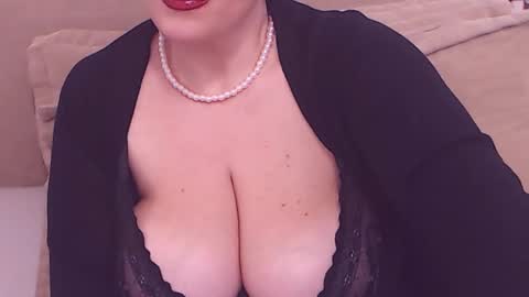 Snapshot of college_dream_bbw chatting on 6, 2, 2025 Maddison online show from 6, 2, 2025
