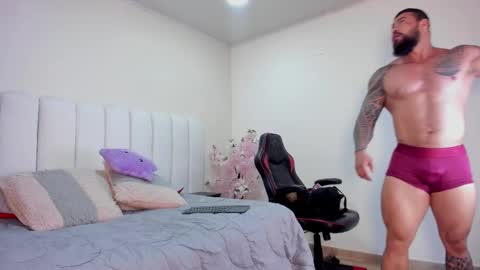 Snapshot of college_muscle_ass chatting on 9, 9, 2025 college_muscle_ass online show from 9, 9, 2025