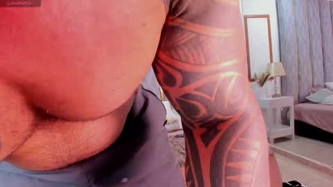 Snapshot of college_muscle_ass chatting on 18, 9, 2025 college_muscle_ass online show from 18, 9, 2025