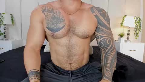 Snapshot of college_muscle_ass chatting on 6, 10, 2025 college_muscle_ass online show from 6, 10, 2025
