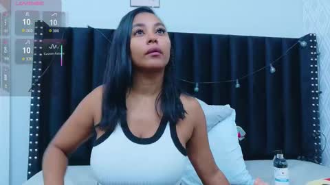 Snapshot of colombia_mommy_ chatting on 7, 11, 2025 GRETCHEN online show from 7, 11, 2025