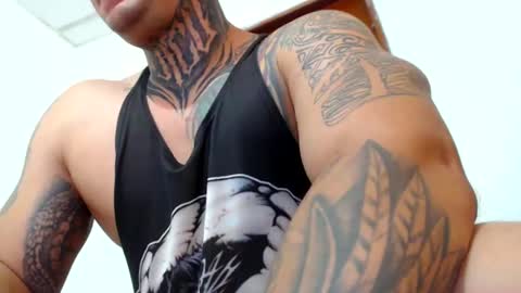 Snapshot of colombian_monster_cock chatting on 17, 12, 2024 camilo online show from 17, 12, 2024