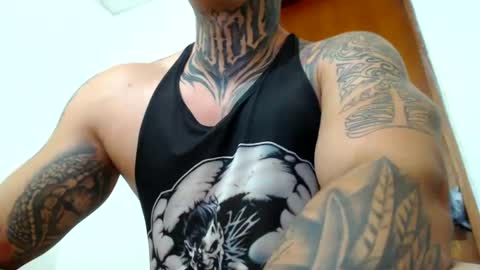 Snapshot of colombian_monster_cock chatting on 31, 1, 2025 camilo online show from 31, 1, 2025