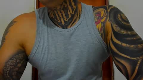 Snapshot of colombian_monster_cock chatting on 10, 10, 2025 camilo online show from 10, 10, 2025