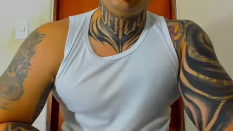 Snapshot of colombian_monster_cock chatting on 11, 10, 2025 camilo online show from 11, 10, 2025