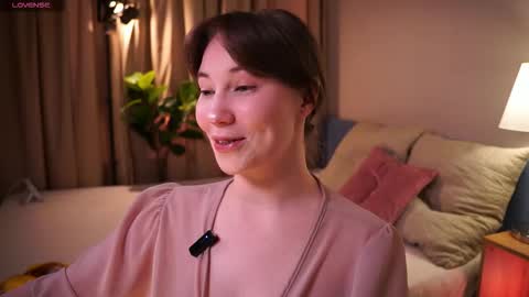 Snapshot of come_in_bed chatting on 13, 3, 2026 Audrey online show from 13, 3, 2026